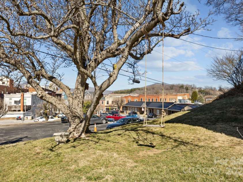 173 Academy Street, Canton, NC 28716.  MLS# CAR4228726, YatesRealty ID 8867. 