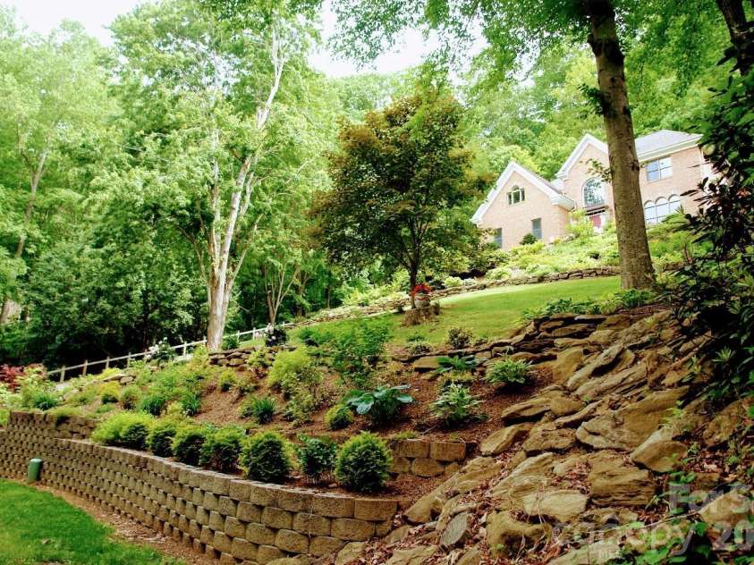 295 Laurel Ridge Drive, Waynesville, NC 28786.  MLS# CAR4312458, YatesRealty ID 8868. Stonework
