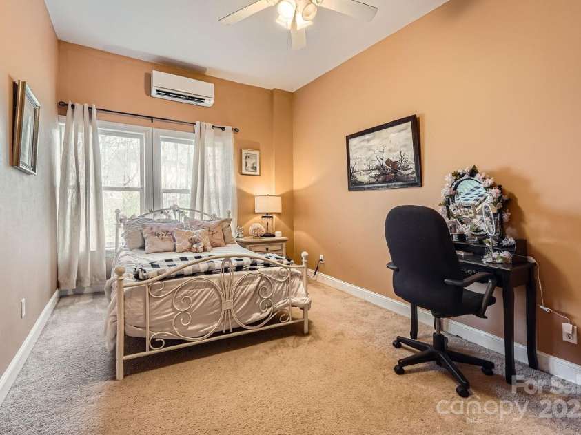 141 Silverspring Place, Mooresville, NC 28117.  MLS# CAR4218653, YatesRealty ID 8869. Basement Bedroom...Large and Bright!