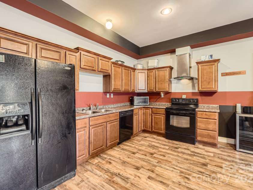 141 Silverspring Place, Mooresville, NC 28117.  MLS# CAR4218653, YatesRealty ID 8869. Basement Full Kitchen!
