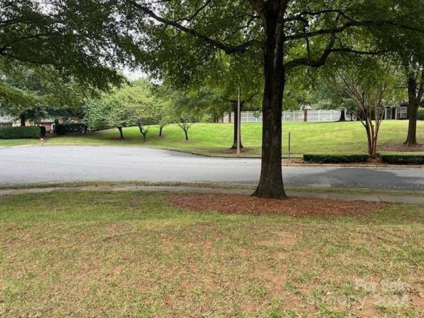 7308 Gallery Pointe Lane, Charlotte, NC 28269.  MLS# CAR4188364, YatesRealty ID 887. 