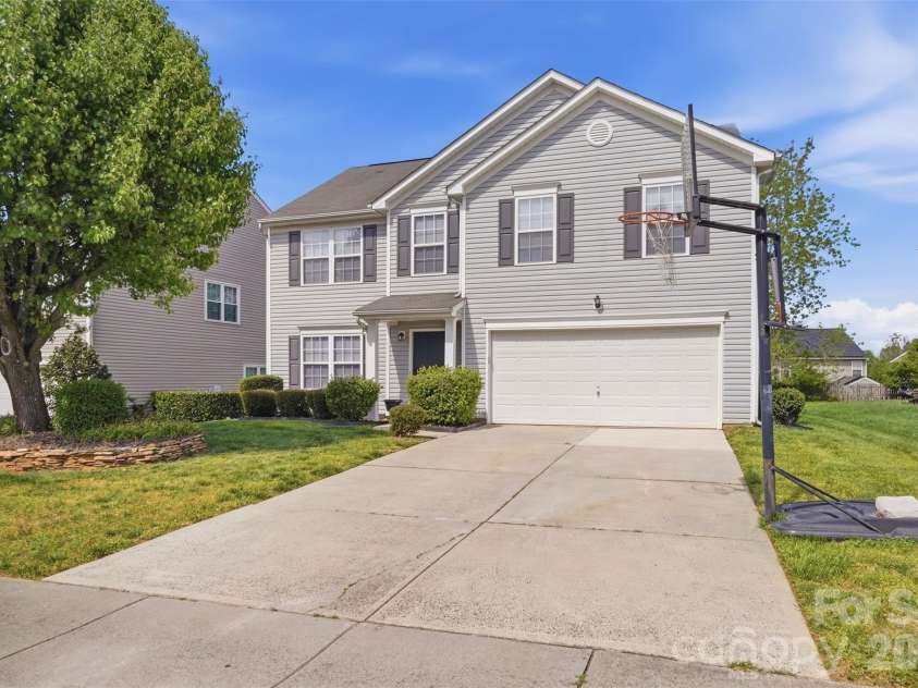 2308 Big Pine Drive, Matthews, NC 28105.  MLS# CAR4364263, YatesRealty ID 8870. 