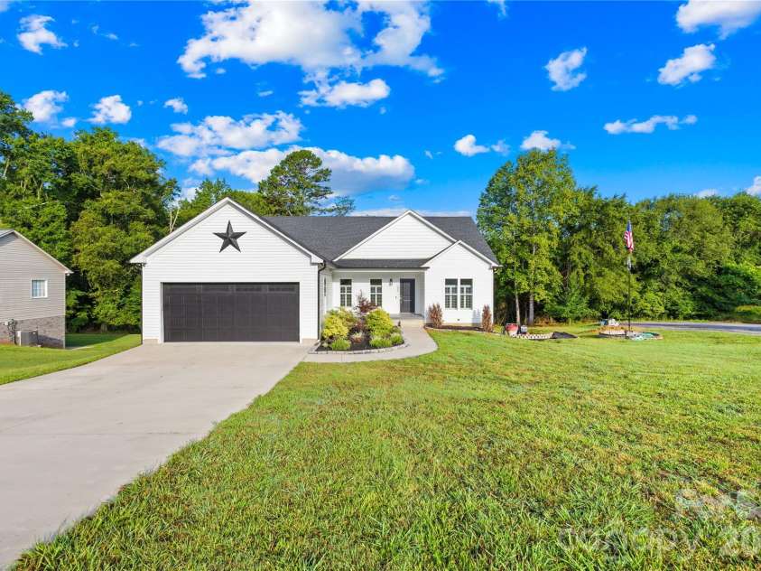 300 Hidden Creek Drive, Shelby, NC 28152.  MLS# CAR4282903, YatesRealty ID 8871. 