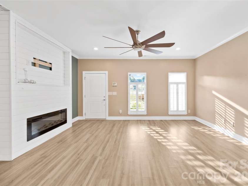 300 Hidden Creek Drive, Shelby, NC 28152.  MLS# CAR4282903, YatesRealty ID 8871. 