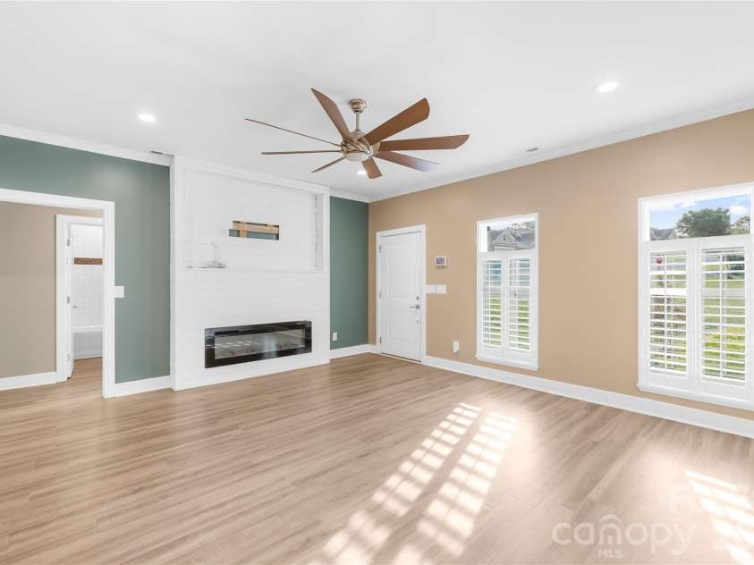 300 Hidden Creek Drive, Shelby, NC 28152.  MLS# CAR4282903, YatesRealty ID 8871. 