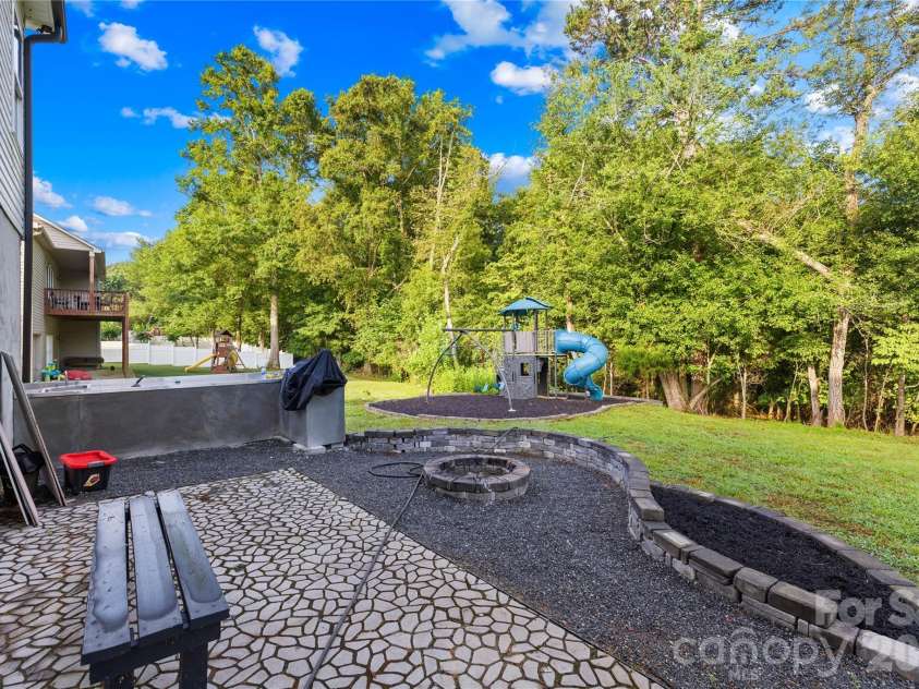 300 Hidden Creek Drive, Shelby, NC 28152.  MLS# CAR4282903, YatesRealty ID 8871. 