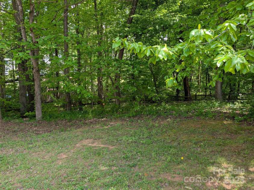 8332 Highlander Court, Charlotte, NC 28269.  MLS# CAR4247591, YatesRealty ID 8871. 