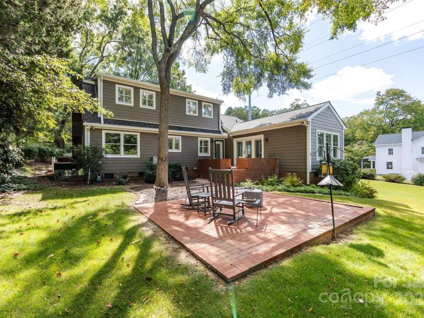 757 Concord Road, Davidson, NC 28036.  MLS# CAR4265019, YatesRealty ID 8872. Beautiful, flat backyard with a patio and mature landscaping
