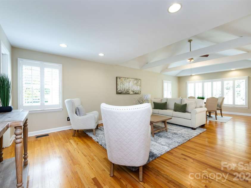757 Concord Road, Davidson, NC 28036.  MLS# CAR4265019, YatesRealty ID 8872. Beautiful, light-filled Great Room