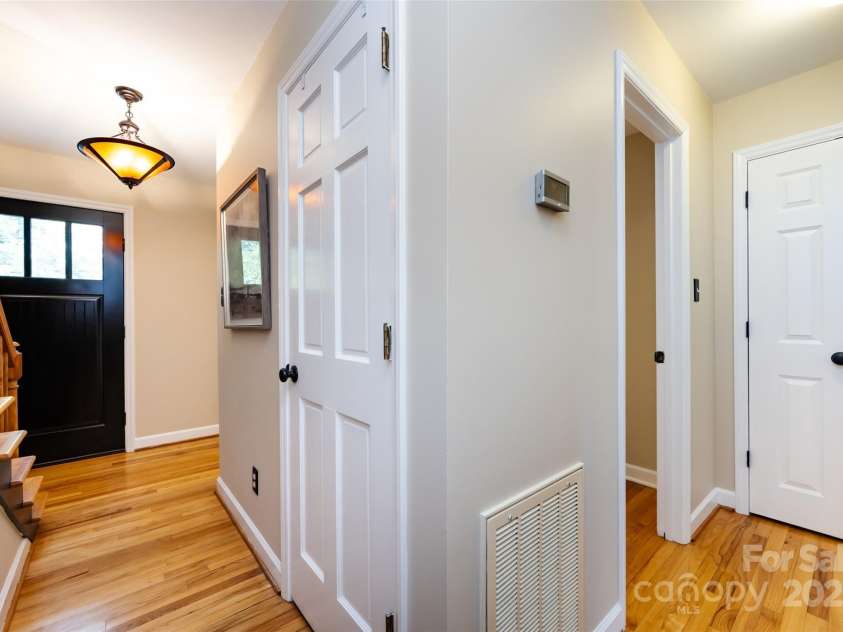 757 Concord Road, Davidson, NC 28036.  MLS# CAR4265019, YatesRealty ID 8872. Pretty entryway with hardwood floors