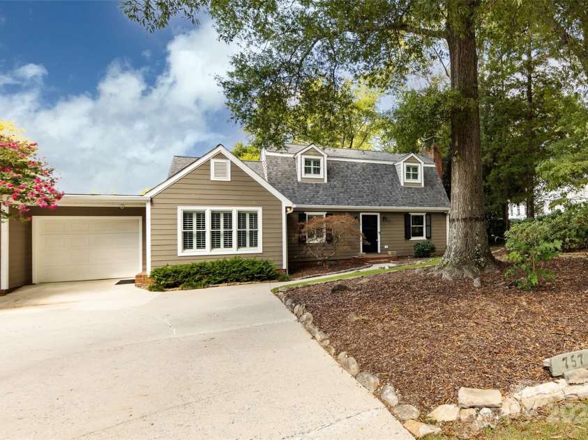 757 Concord Road, Davidson, NC 28036.  MLS# CAR4265019, YatesRealty ID 8872. Set far back from the street in a quiet setting.