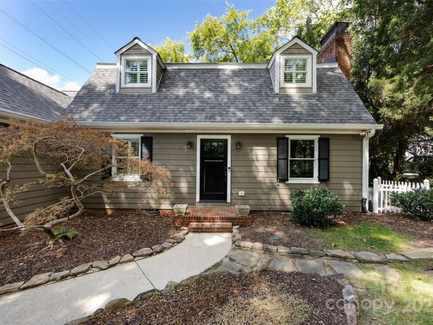 757 Concord Road, Davidson, NC 28036.  MLS# CAR4265019, YatesRealty ID 8872. Well-kept landscaping welcomes you home