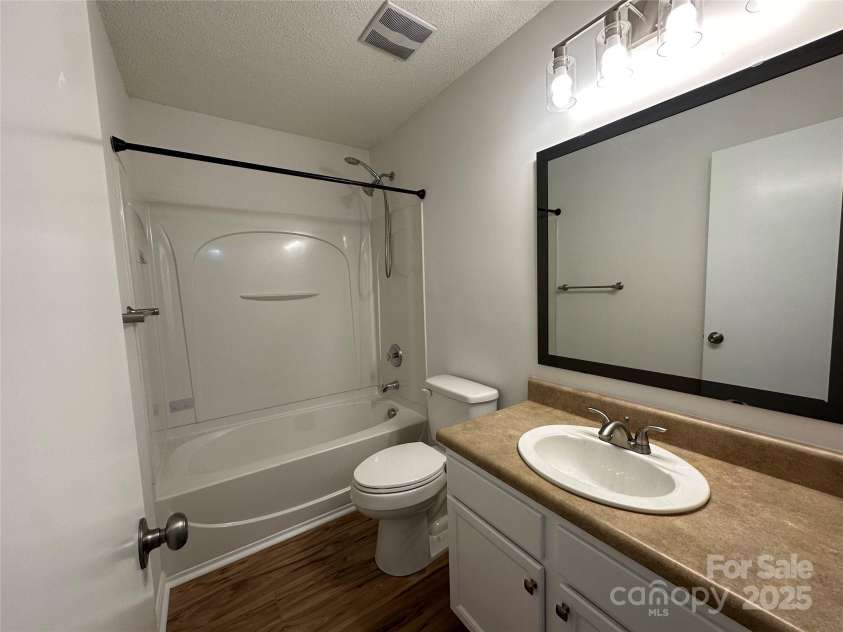 8829 Michaw Court, Charlotte, NC 28269.  MLS# CAR4246491, YatesRealty ID 8872. 2nd full bath