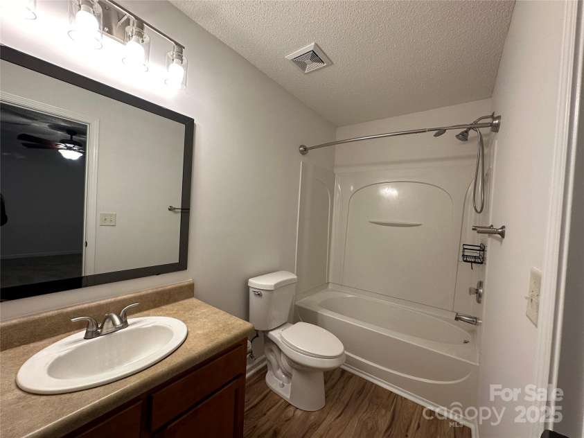 8829 Michaw Court, Charlotte, NC 28269.  MLS# CAR4246491, YatesRealty ID 8872. Primary bath