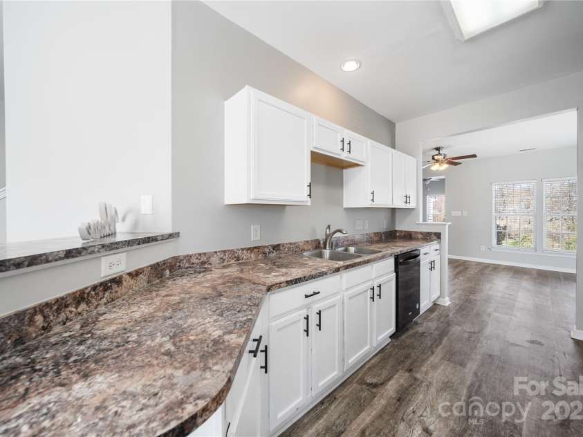 4221 Coulter Crossing, Charlotte, NC 28213.  MLS# CAR4235002, YatesRealty ID 8873. 