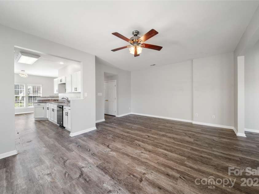 4221 Coulter Crossing, Charlotte, NC 28213.  MLS# CAR4235002, YatesRealty ID 8873. 