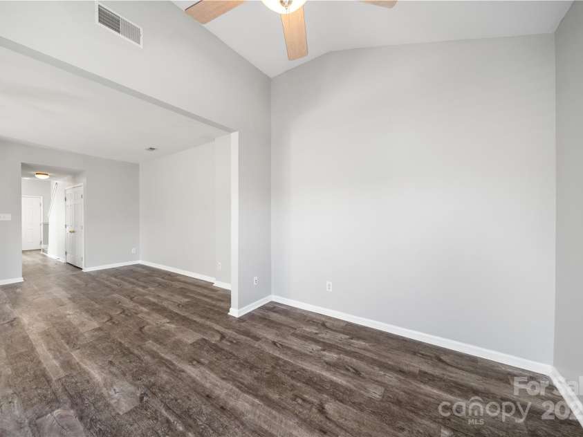 4221 Coulter Crossing, Charlotte, NC 28213.  MLS# CAR4235002, YatesRealty ID 8873. 