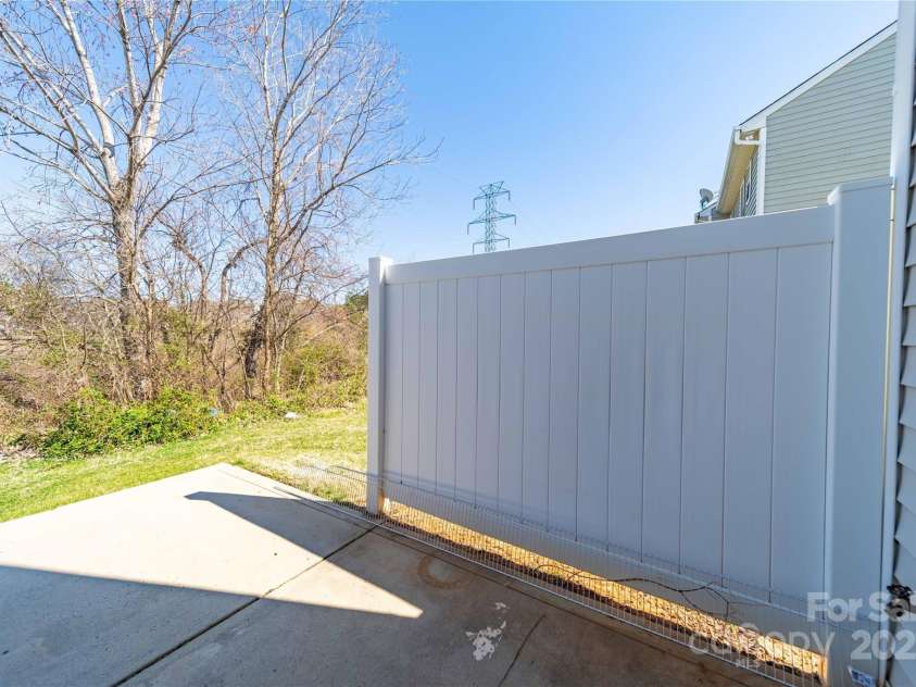 4221 Coulter Crossing, Charlotte, NC 28213.  MLS# CAR4235002, YatesRealty ID 8873. 