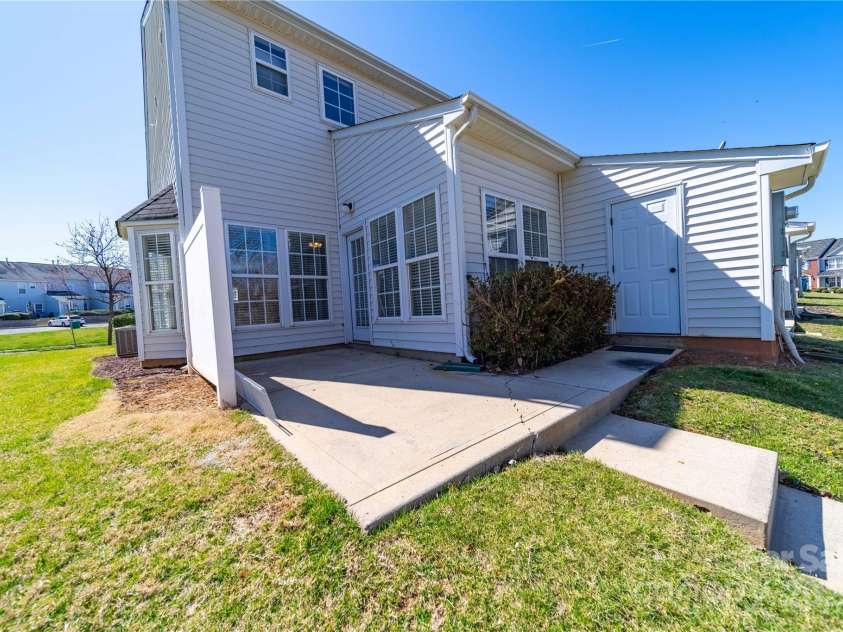 4221 Coulter Crossing, Charlotte, NC 28213.  MLS# CAR4235002, YatesRealty ID 8873. 