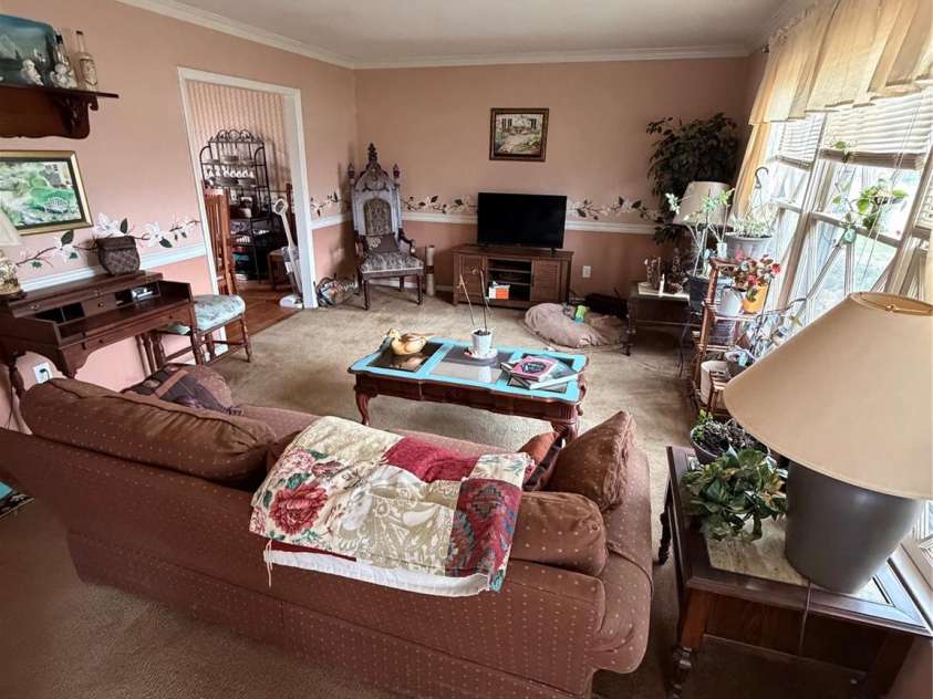 6215 Farm Pond Lane, Charlotte, NC 28212.  MLS# CAR4364438, YatesRealty ID 8873. 