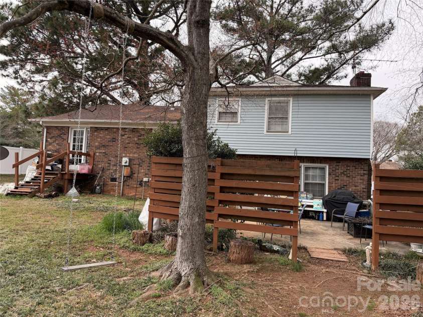 6215 Farm Pond Lane, Charlotte, NC 28212.  MLS# CAR4364438, YatesRealty ID 8873. 
