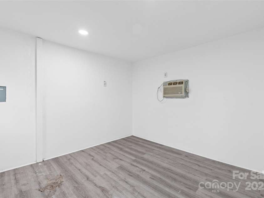 63 3rd Street, Concord, NC 28027.  MLS# CAR4220765, YatesRealty ID 8874. Detached office/bonus/flex room