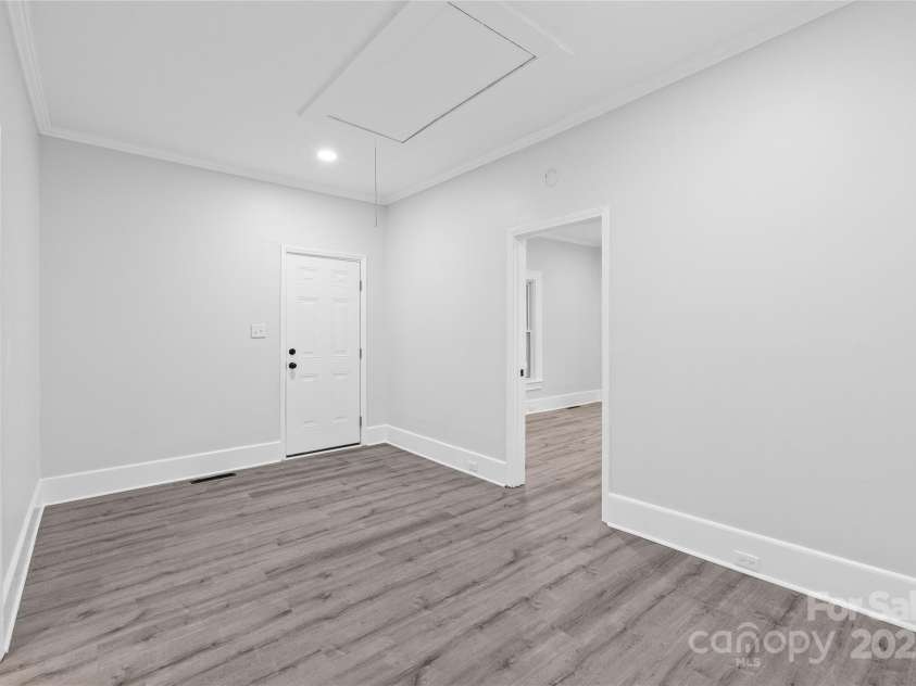 63 3rd Street, Concord, NC 28027.  MLS# CAR4220765, YatesRealty ID 8874. Front entrance/ foyer