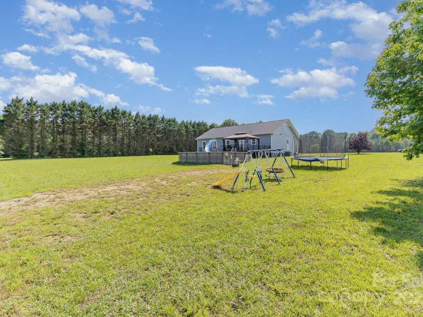 135 Waycross Drive, Rockwell, NC 28138.  MLS# CAR4266062, YatesRealty ID 8875. 