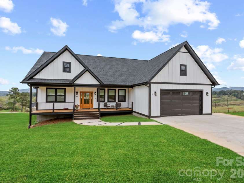 5 Agape Acres Drive, Leicester, NC 28748.  MLS# CAR4362698, YatesRealty ID 8875. 