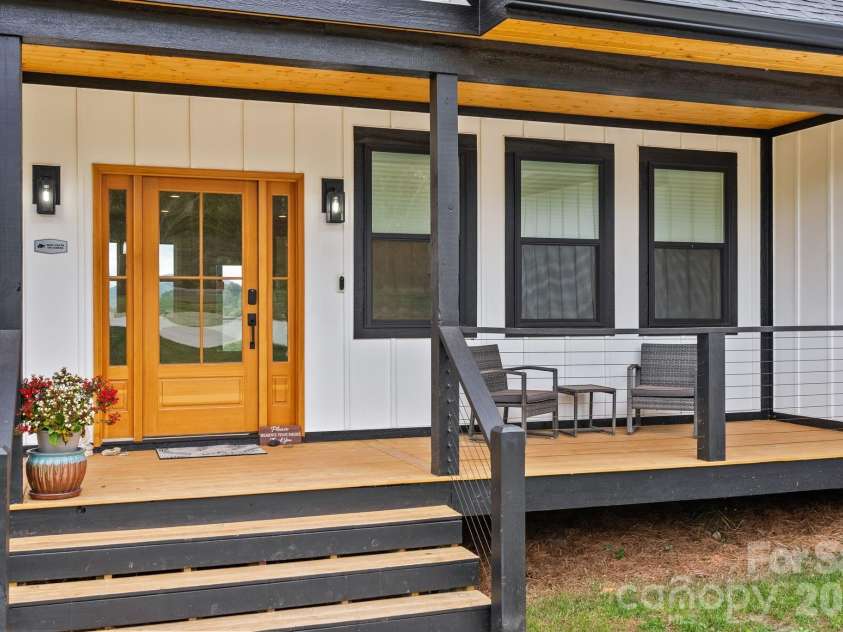 5 Agape Acres Drive, Leicester, NC 28748.  MLS# CAR4362698, YatesRealty ID 8875. 