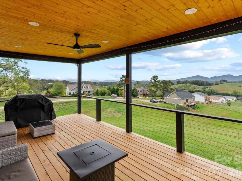 5 Agape Acres Drive, Leicester, NC 28748.  MLS# CAR4362698, YatesRealty ID 8875. 