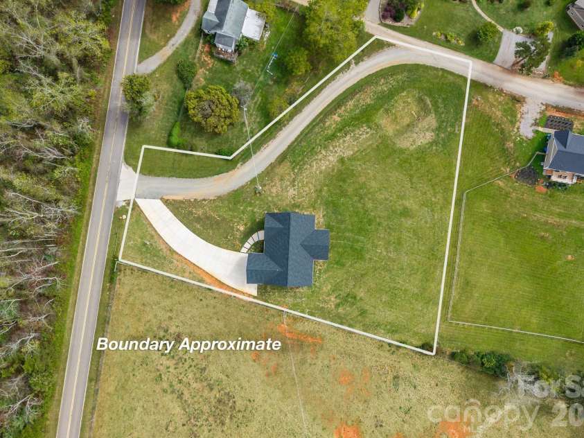 5 Agape Acres Drive, Leicester, NC 28748.  MLS# CAR4362698, YatesRealty ID 8875. 