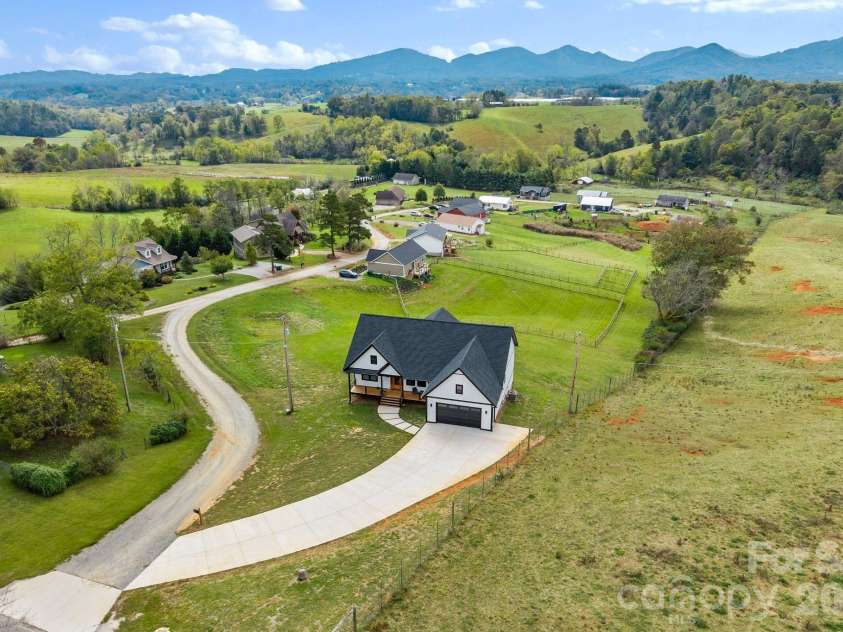 5 Agape Acres Drive, Leicester, NC 28748.  MLS# CAR4362698, YatesRealty ID 8875. 