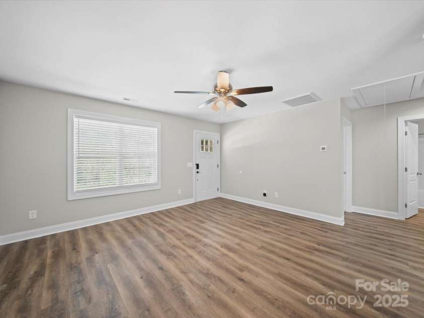 423 Pleasant Avenue, Kannapolis, NC 28081.  MLS# CAR4242825, YatesRealty ID 8876. 