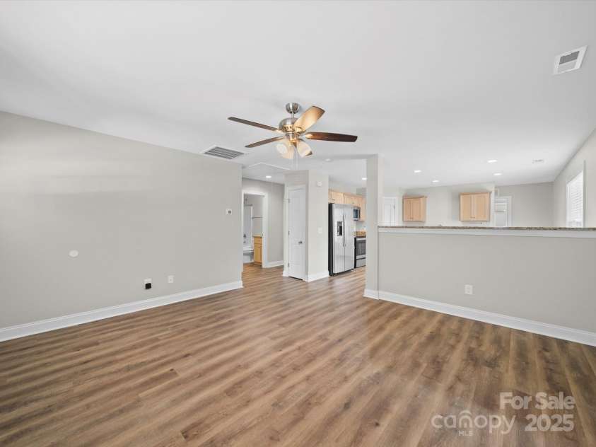 423 Pleasant Avenue, Kannapolis, NC 28081.  MLS# CAR4242825, YatesRealty ID 8876. 