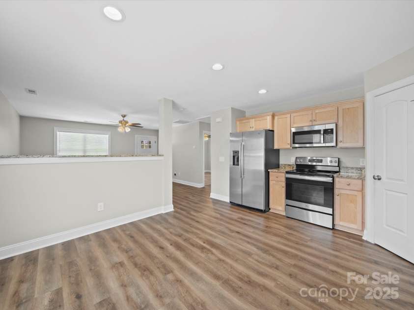 423 Pleasant Avenue, Kannapolis, NC 28081.  MLS# CAR4242825, YatesRealty ID 8876. 