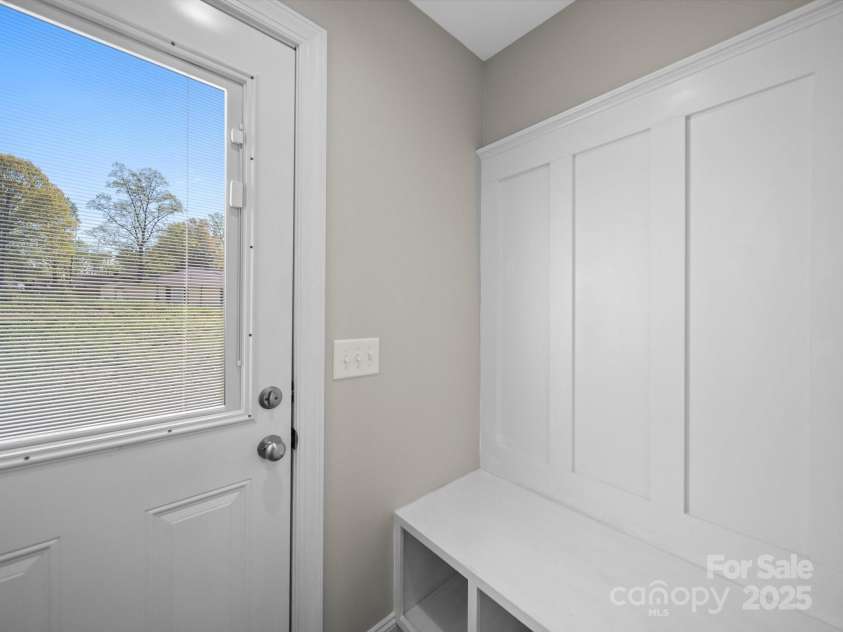 423 Pleasant Avenue, Kannapolis, NC 28081.  MLS# CAR4242825, YatesRealty ID 8876. 