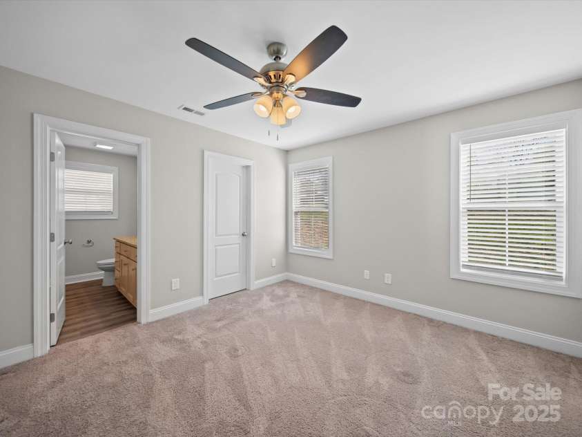 423 Pleasant Avenue, Kannapolis, NC 28081.  MLS# CAR4242825, YatesRealty ID 8876. 