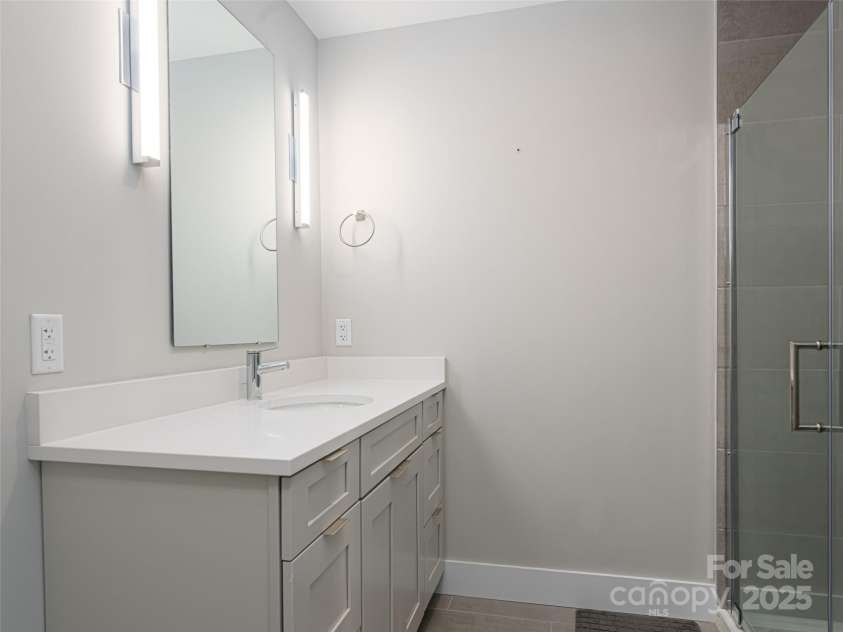 145 Biltmore Avenue, Asheville, NC 28801.  MLS# CAR4308461, YatesRealty ID 8878. 