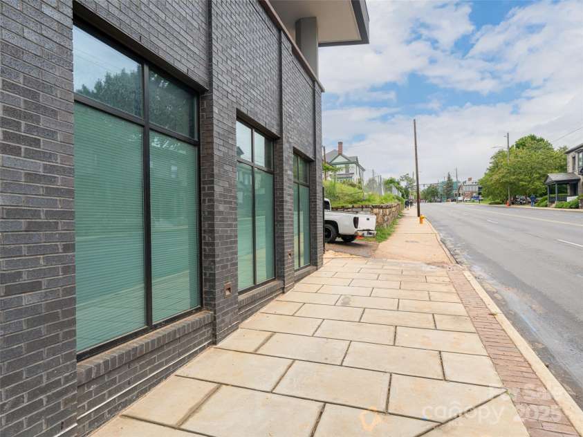 145 Biltmore Avenue, Asheville, NC 28801.  MLS# CAR4308461, YatesRealty ID 8878. 