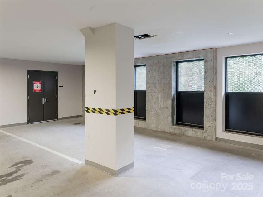 145 Biltmore Avenue, Asheville, NC 28801.  MLS# CAR4308461, YatesRealty ID 8878. 