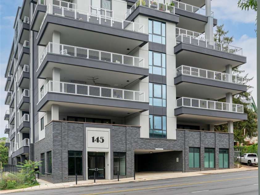145 Biltmore Avenue, Asheville, NC 28801.  MLS# CAR4308461, YatesRealty ID 8878. 