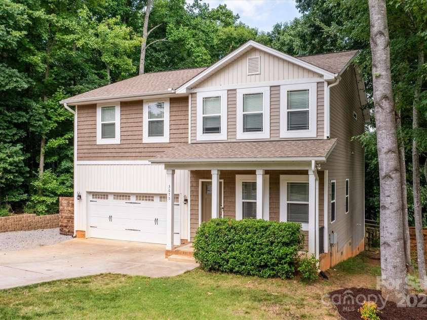 3675 West Bay Drive, Sherrills Ford, NC 28673.  MLS# CAR4227898, YatesRealty ID 8879. 