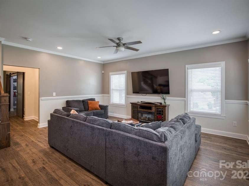 3675 West Bay Drive, Sherrills Ford, NC 28673.  MLS# CAR4227898, YatesRealty ID 8879. 