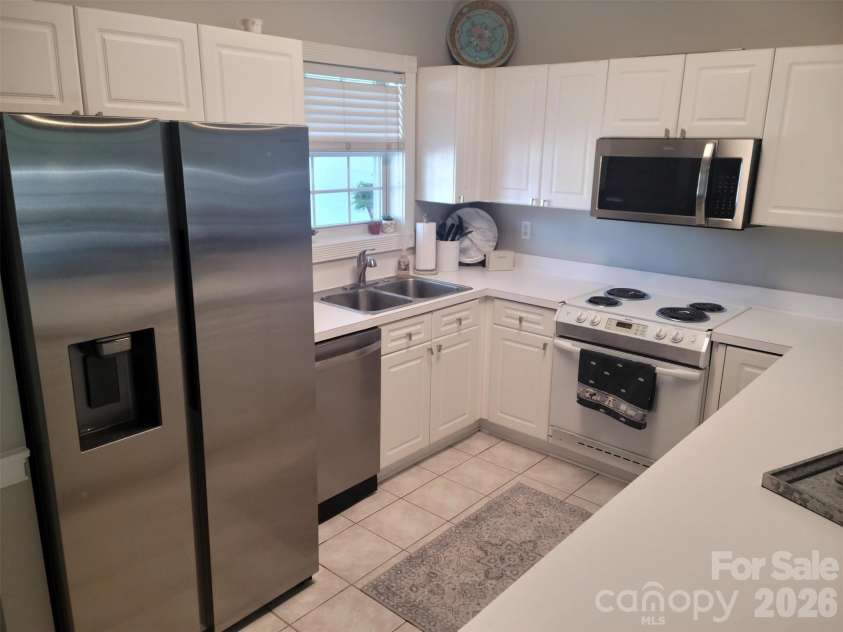 8633 Coralbell Lane, Charlotte, NC 28213.  MLS# CAR4356953, YatesRealty ID 8879. 