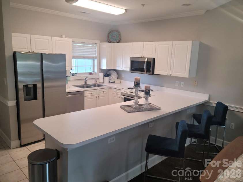 8633 Coralbell Lane, Charlotte, NC 28213.  MLS# CAR4356953, YatesRealty ID 8879. 