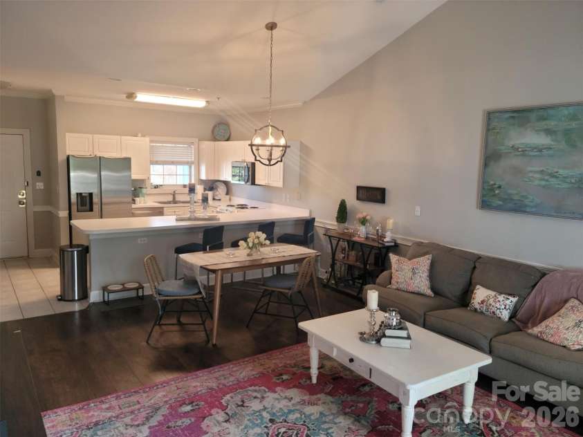 8633 Coralbell Lane, Charlotte, NC 28213.  MLS# CAR4356953, YatesRealty ID 8879. 