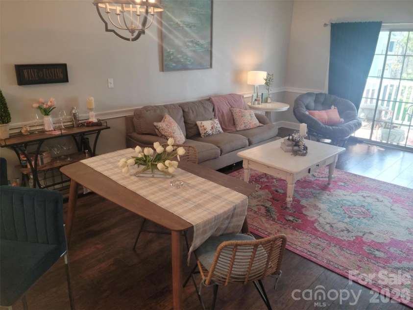 8633 Coralbell Lane, Charlotte, NC 28213.  MLS# CAR4356953, YatesRealty ID 8879. 