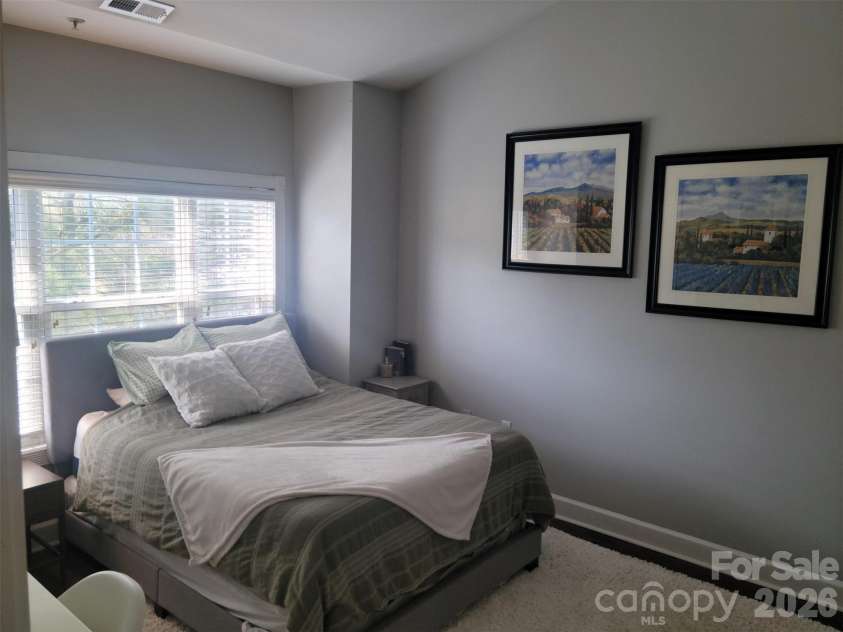 8633 Coralbell Lane, Charlotte, NC 28213.  MLS# CAR4356953, YatesRealty ID 8879. 