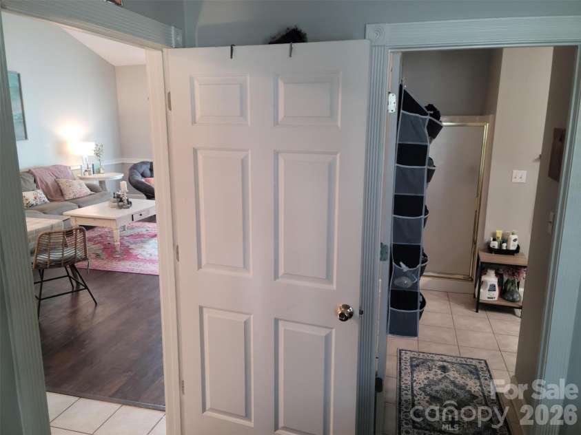 8633 Coralbell Lane, Charlotte, NC 28213.  MLS# CAR4356953, YatesRealty ID 8879. 